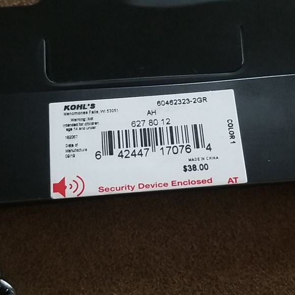 Vera Wang Necklace - Picture 5 of 5